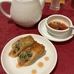 月苑飯店 - 別オーダーの春巻き！