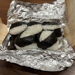 天むす 千寿  - 五個、左脇には伽羅葺（キャラブキ）　この無骨なセットに優しさが詰まったのが天むす