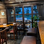 鉄板焼鳥＆創作タコス おっつ～。 - 店内の様子