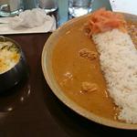 けらら - ダブルカレー1020円（グリンピースと挽き肉のカレー＋シーフードカレー）