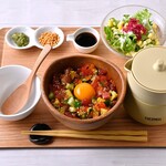 マグロポキごはんセット～特製お出汁のお茶漬け、サラダ付き