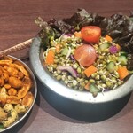 バンゲラズキッチン - カシューナッツと豆のサラダ　これで2人前！