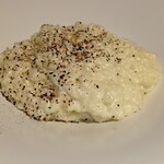 どさんこシェフ イタリアンダイニング - チーズリゾット  ミルク感の強い優しい味つけでコース後半で重すぎず食べ飽きしない仕上がりです