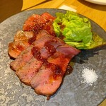 どさんこシェフ イタリアンダイニング - ローストビーフ  メインを張る実力メニューが前菜でリッチな気分にさせてくれます 味もボリュームもしっかり