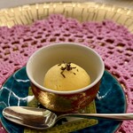 SALONE TOKYO - フェンネルシードが載った､お口直しのグラニテです。