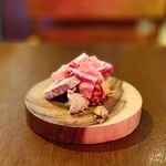 ミネバル - ③【前菜盛り】
・生ハム2種（セラーノ：白豚、イベリコベジョータ）
・イベリコ豚のチョリソ
・田舎風パテ
・豚のリエット
・人参ラペ+ピクルス2種（カリフラワ、赤蕪）