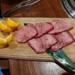 炭火焼肉 牛和鹿 - 
