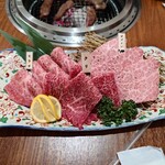 炭火焼肉 牛和鹿 - 