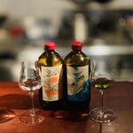 bin - 右：① First Essence Hakka Absinthe
      左：② 犬啼（INNAKI）Orange 2025 
