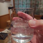 寿司の魚常 - 焼酎ロックの量　中々と三岳をいただきました
