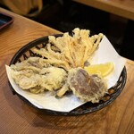 讃岐のおうどん 花は咲く - ■キノコ3種天ぷら ￥700
