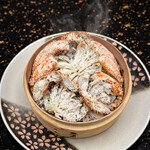 北海道 海の幸・山の幸 彩葉 - 毛蟹の蒸籠蒸し