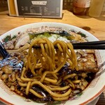 自家製麺 うろた - 中太麺はボリューム感ある麺♪