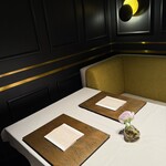 ラッフィナート - 居心地の良い個室のソファ席。