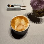 ラッフィナート - 食後に登場した記念写真がプリントされたカフェラテ。うれし恥ずかしラテアートww髪の艶まで再現されていてビックリ。モザイクかけましたww（▓▒ω▒▓）