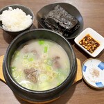 チョルラド - ソルロンタン(海苔は追加)