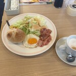 ジョイフル - 料理写真:暫く待つと注文した朝食セット４８０円の出来上がりです。