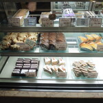 珠屋洋菓子店 - 2026年1月11日(土) お店のショーケース。