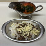 かれーの店 うどん  - オイスターオーシャン、ご飯大盛り、チーズ、スパイシーひき肉、焼トマト