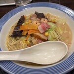 リンガーハット - 鶏白湯より長崎ちゃんぽんの方が、好みだなァ