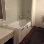 軽井沢ホテルブレストンコート - こんな感じでオープンです。シャワーが固定なのでいやでした。