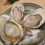 おでんと日本酒 卸 - 牡蠣のおでん