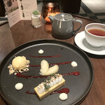 District Brasserie, Bar, Lounge - 洋梨のクラフティ