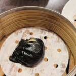 菜香新館 - 竹炭入り牡蠣餃子