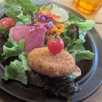 ガルマン - サラダとクリームコロッケのピンチョス