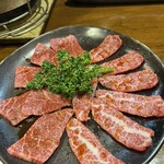 炭火焼肉 やまもと - ロースとカルビ