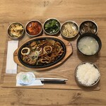 韓国家庭料理　コマ  - いか炒め