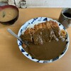 三河屋食堂 - ドスンと登場したカツカレーはお味噌汁付き