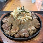 テンダーハウス - 料理写真:カットステーキ200g!