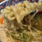 純米味噌らーめん みそら堂 - 伊勢海老の濃厚スープが中太麺に絡む