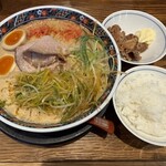 純米味噌らーめん みそら堂 - 小ライス110円追加とLINE会員限定唐揚げサービス