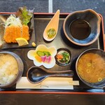 大ぐり山荘 - 日替わりランチ　トンカツとふぐ鍋