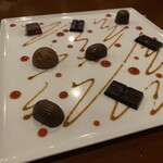 バーニコゴテンバ - 3種のチョコ盛り合わせ