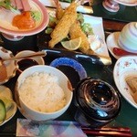 Uoume - 大エビフライ定食、千五百円、大エビフライ二本、刺身三品、小鉢、茶碗蒸し、ご飯、みそ汁、漬け物、デザート