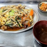 鉄板スタミナ 肉焼や - 