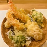 ひろ作 - 天ぷら盛り合わせさんでーす。②