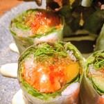 和 restaurant sacra - 具だくさんな生春巻ニンニクマヨネーズソースアップ