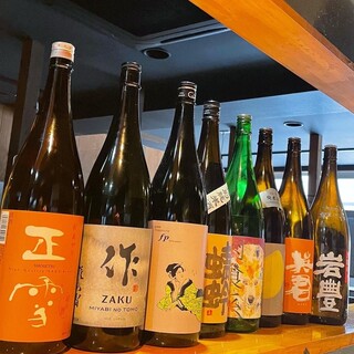 日本酒ソムリエの店主が選ぶ、全国の日本酒たち