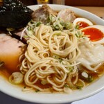 中華そば やなぎや - 醤油なのに細麺