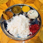 NANDRI - ご飯少なめ