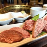 梨の家 - 今月の銘柄牛と焼肉盛り合わせ　2,100円