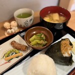 おにぎり たべり屋 - 