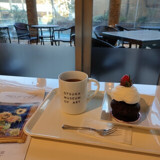 カフェ・ド・ジヴェルニー_0