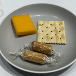 NARITA BOLD KITCHEN - チーズとクラッカー