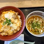かつさと - 料理写真:親子丼+小かけうどんセット 1,070円