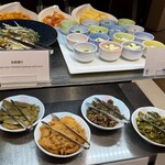 NARITA BOLD KITCHEN - 左上　松前漬け　カニ味噌豆腐　左下　鉄砲漬け生姜味噌漬け　浅利の佃煮　胡瓜の漬け物